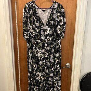 Size 4(4X) - Torrid - Black and White Floral Short Sleeve Midi Dress